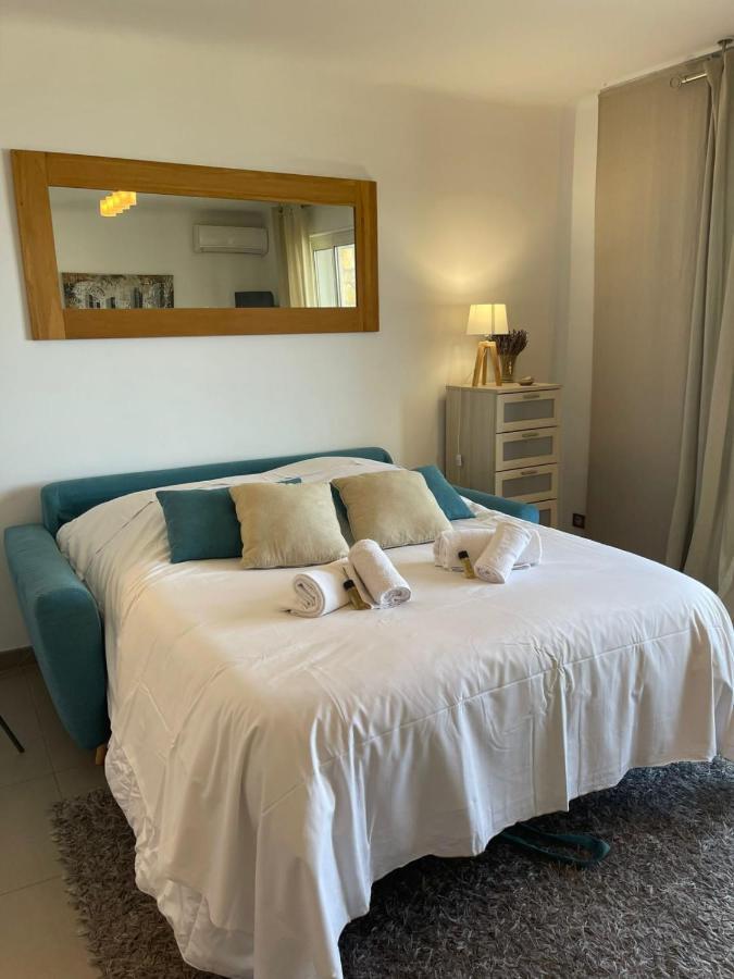 Fully Equipped Beachfront Studio In The Heart Of The City Center Bd Leclerc 앙티브 외부 사진