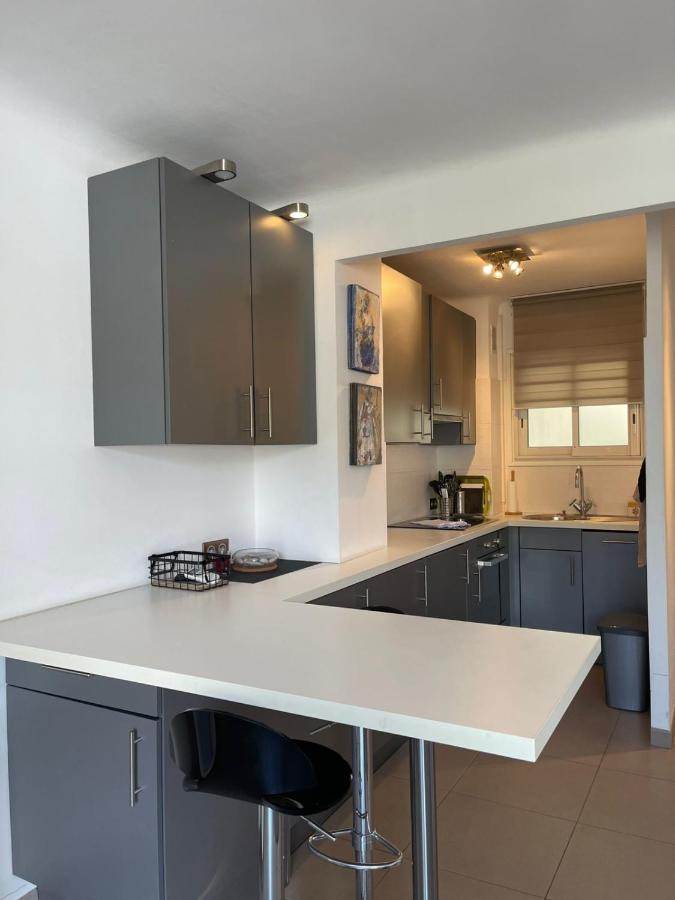 Fully Equipped Beachfront Studio In The Heart Of The City Center Bd Leclerc 앙티브 외부 사진