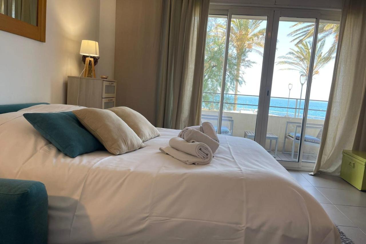 Fully Equipped Beachfront Studio In The Heart Of The City Center Bd Leclerc 앙티브 외부 사진